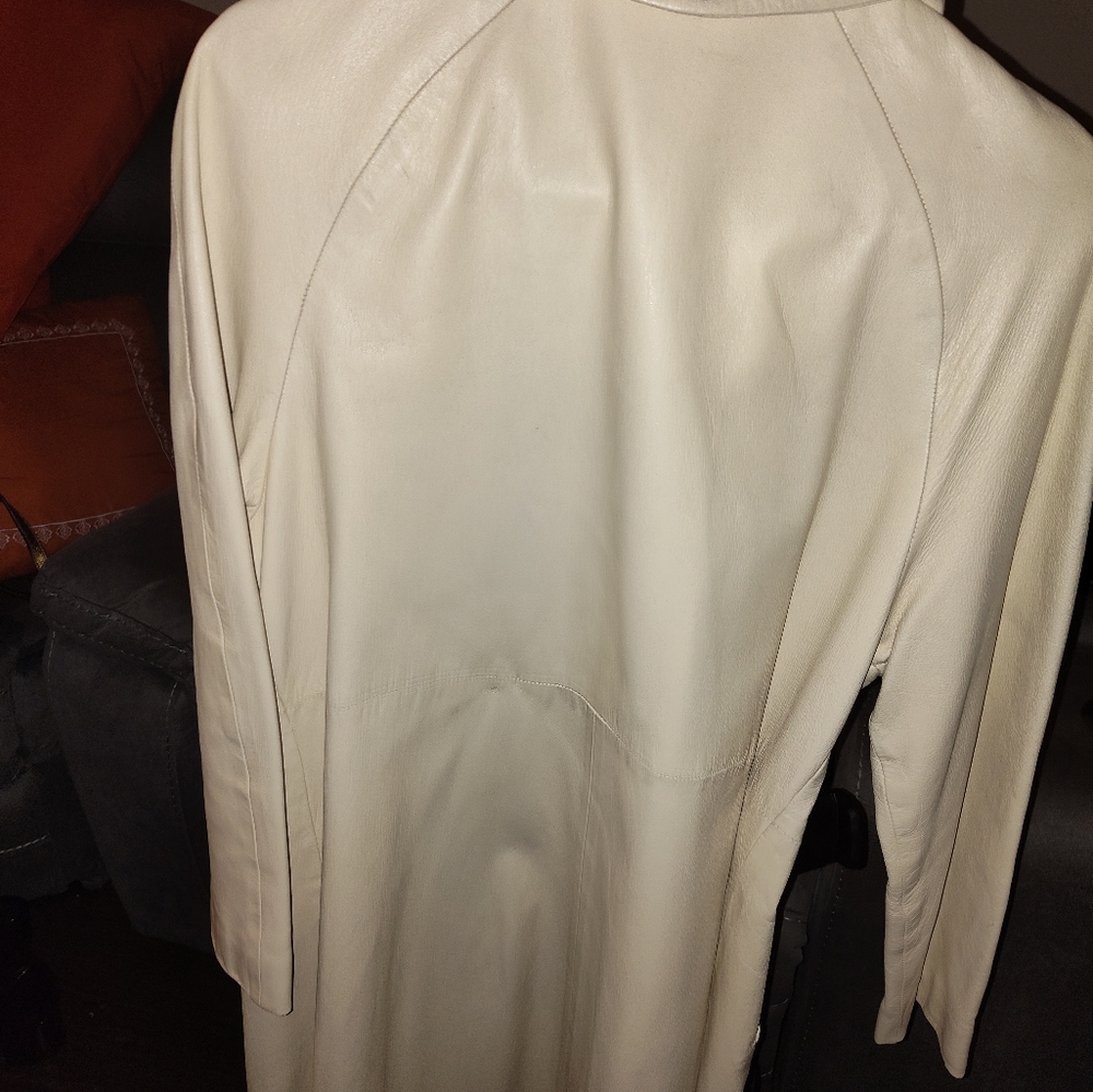 Coat - Picture 2 of 3